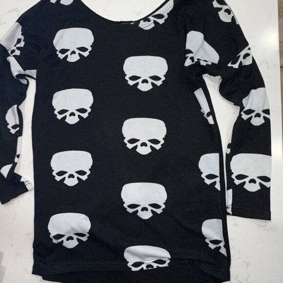 Womens Skull Sweater - Picture 1 of 4